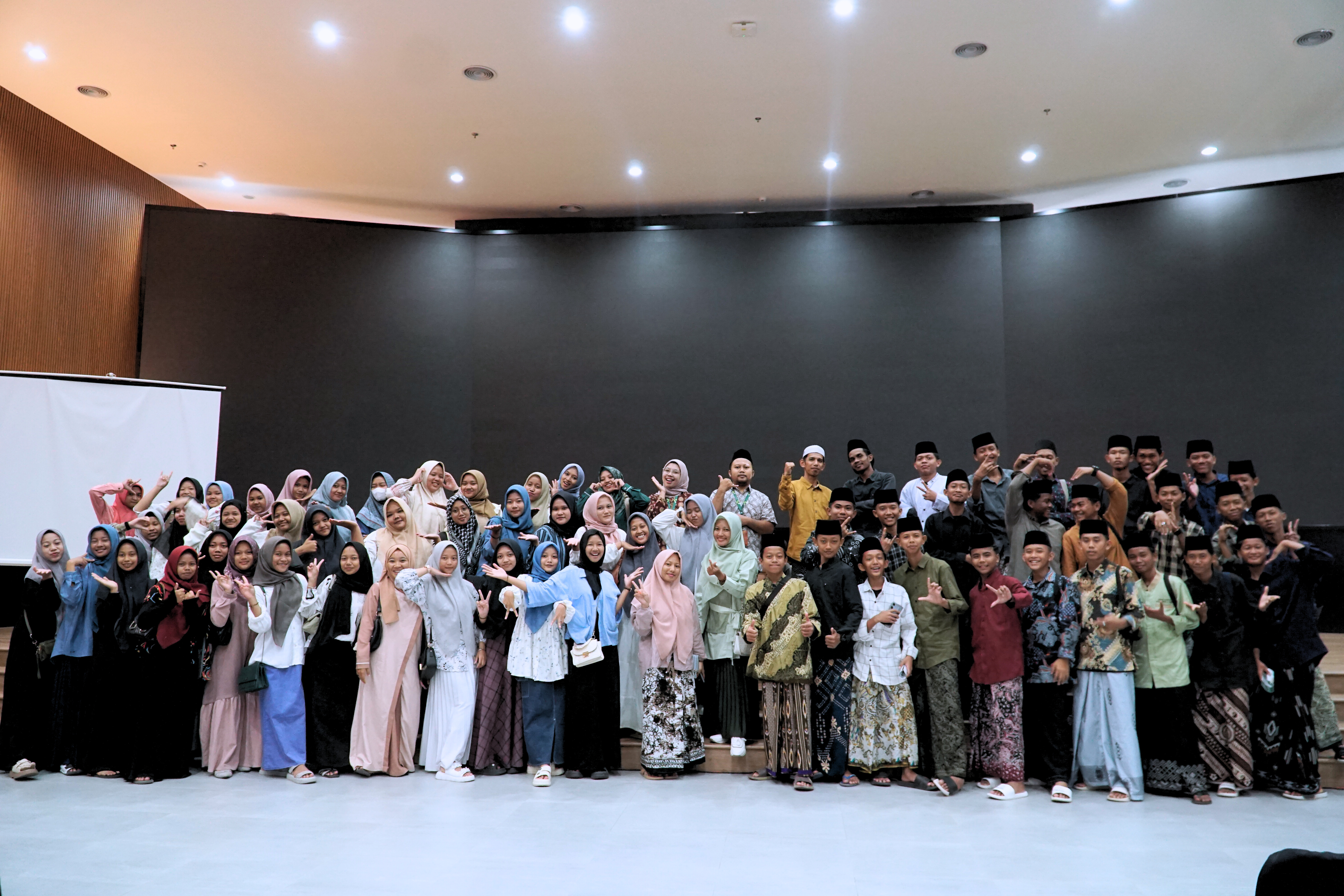 UNU Jogja Sambut Kunjungan MTs MA Al Karim Sarigaluh Riau dan SMK Maarif 1 Sendang Agung Lampung