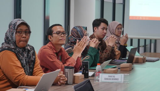 Siapkan Strategi Semester Ganjil, Dosen UNU Jogja Ikuti Refreshing Akademik bersama Prof Nafiatul Umami
