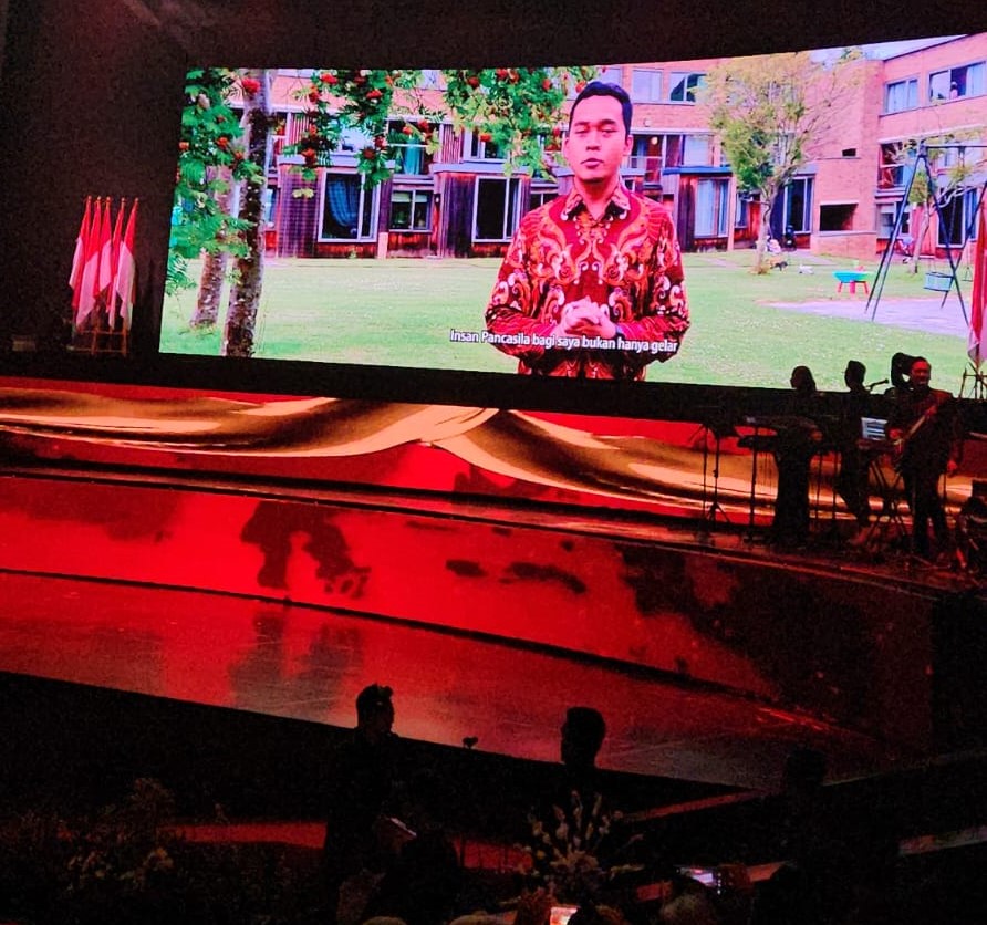 Santri Muda Mendunia, Stafsus Rektor UNU Jogja Terima Anugerah Insan Pancasila