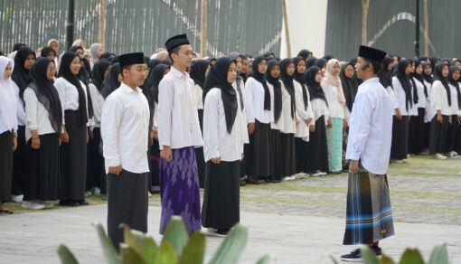 Apel Hari Santri 2024, Warek Abdul Ghoffar: Mahasiswa UNU Jogja Harus Tanggap Hadapi Masa Depan