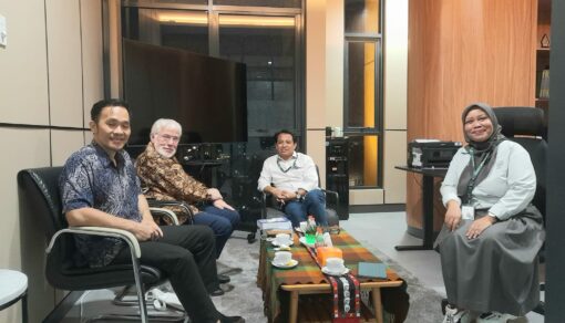 Founder Globethics Prof Christoph Stückelberger Kunjungi UNU Jogja