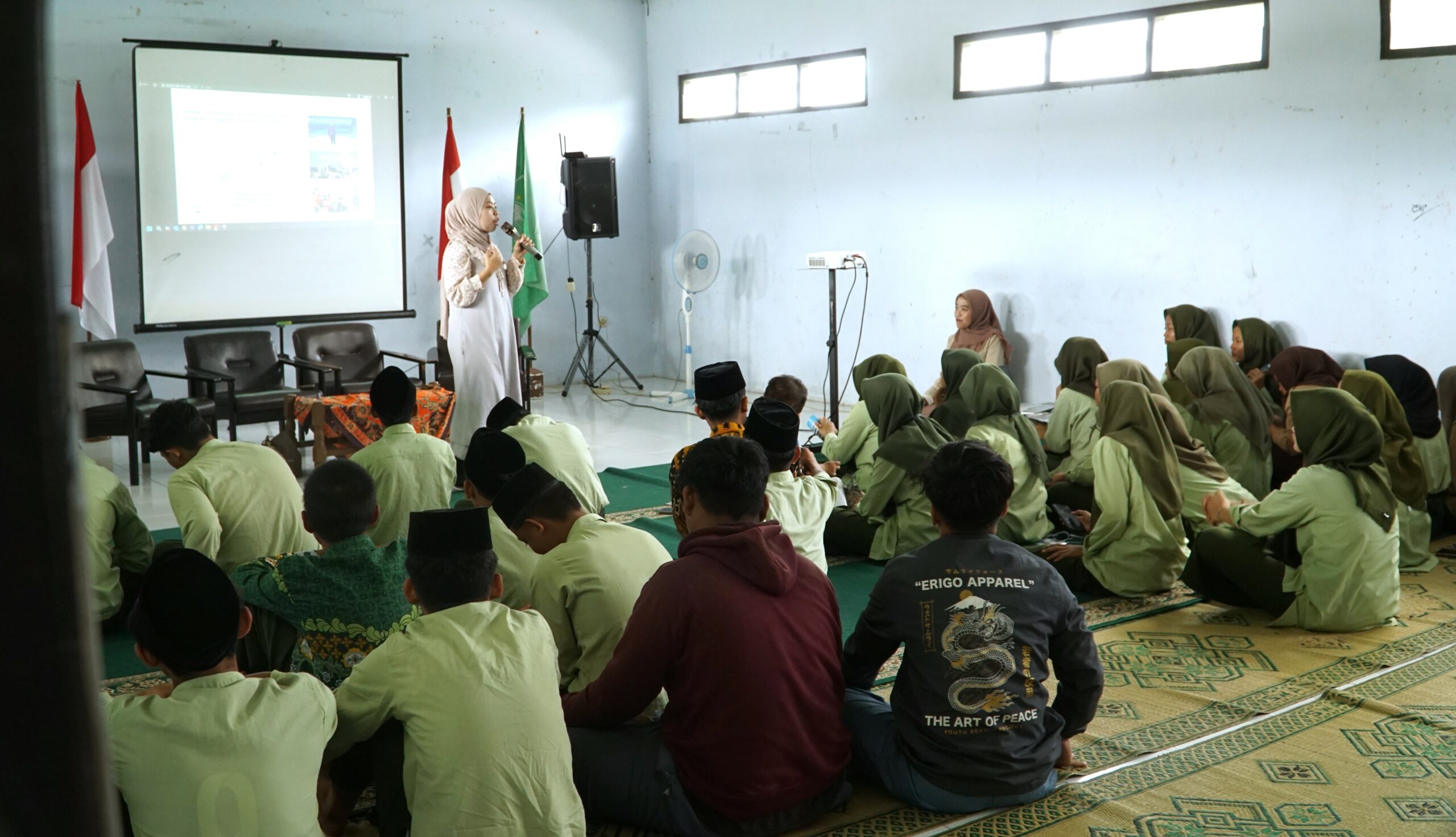 Jadi Pembicara Workshop Jurnalistik di MA Raden Fatah Prambanan, Direktorat Komunikasi dan Admisi Kolaborasi Kenalkan UNU Jogja